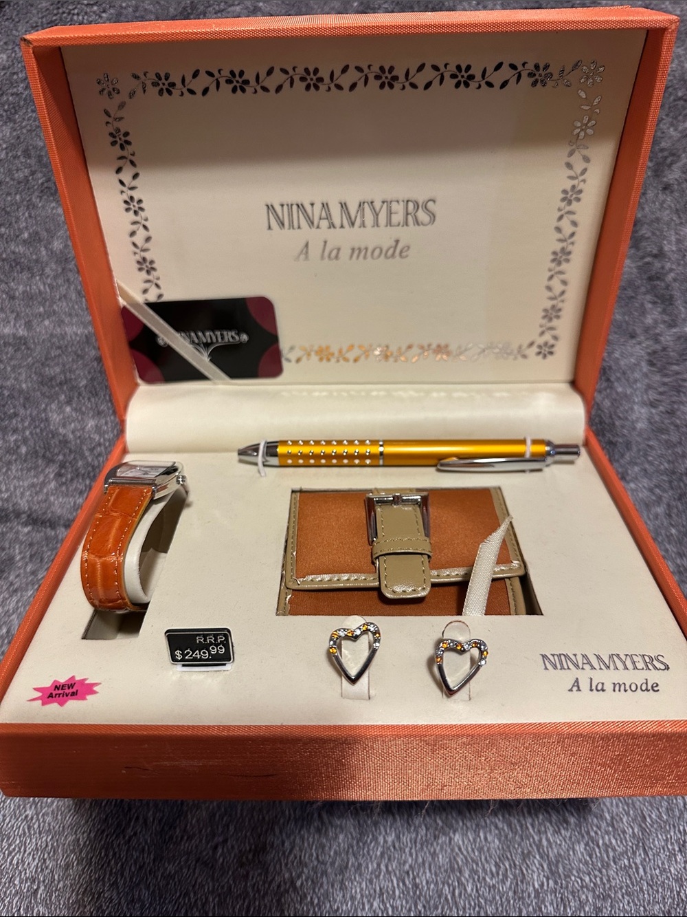 Nina Myers A la Mode Women's Orange Watch Gift Set
